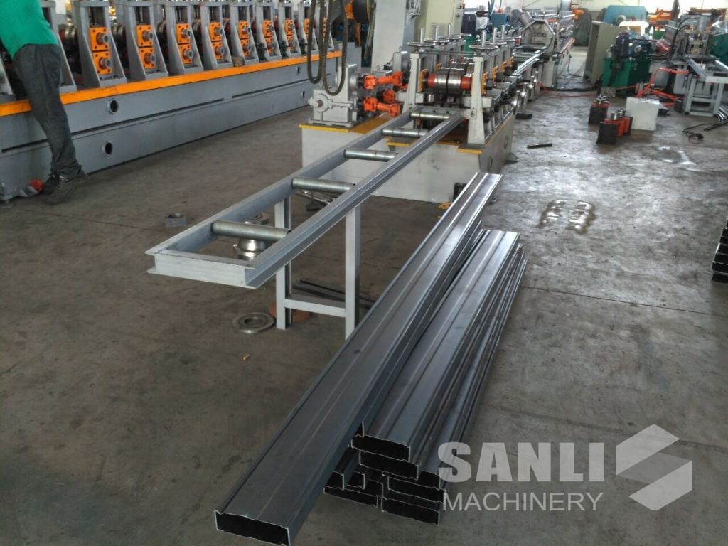 Rack Box Beam Roll Forming Machine