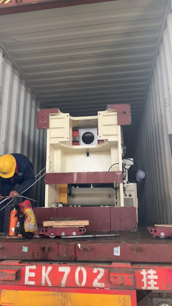 rack upright forming machine 